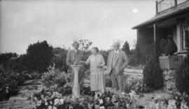 [David and Margaret Lloyd George in the garden at Brynawelon]