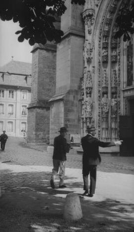 [Messrs Pavey & Dyer approaching the entrance to Lausanne Cathedral]