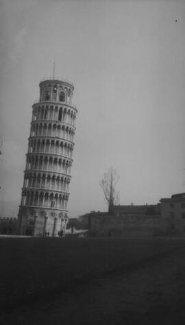 [Leaning Tower of Pisa]